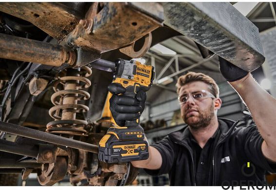 Гайкокрут ударний акумуляторний безщітковий DeWALT DCF921NT